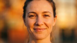 scopri le 9 abitudini che le persone veramente intelligenti e felici smettono di fare a 30 anni, secondo la psicologia. trasforma la tua vita con consigli pratici e scientifici.