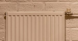 installateur de chauffage professionnel offrant des services d'installation, de maintenance et de réparation pour tous types de systèmes de chauffage.